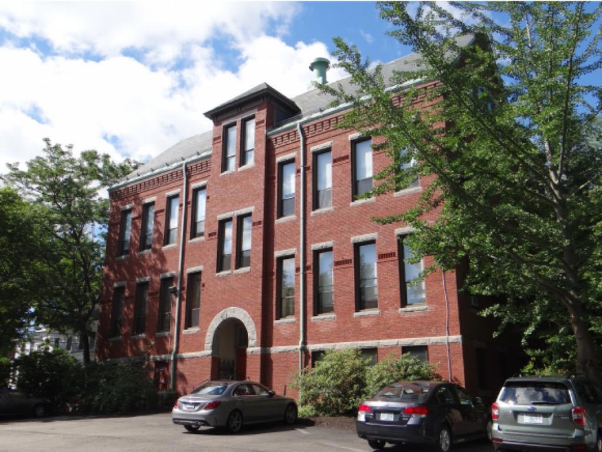 609 State St unit 5, Portsmouth, NH 03801 - photo 1