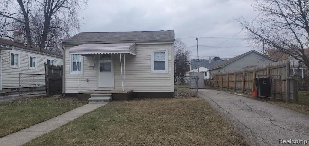 25775 Fern St, Roseville, MI 48066 - photo 1