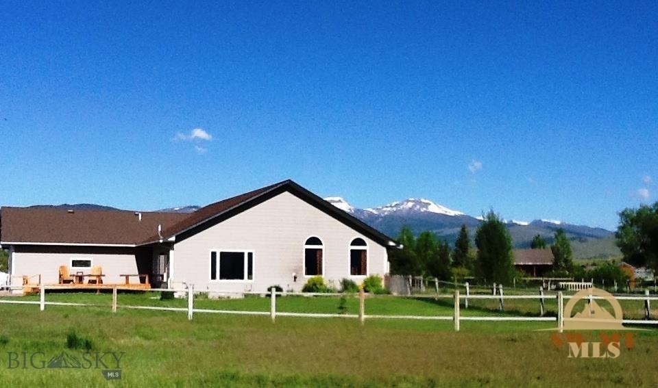 47 Rainbow Loop Drive