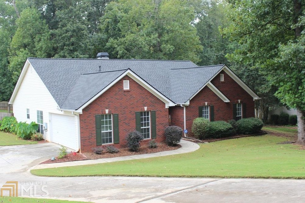 E E Bay St, Hoschton, GA 30548 - photo 1