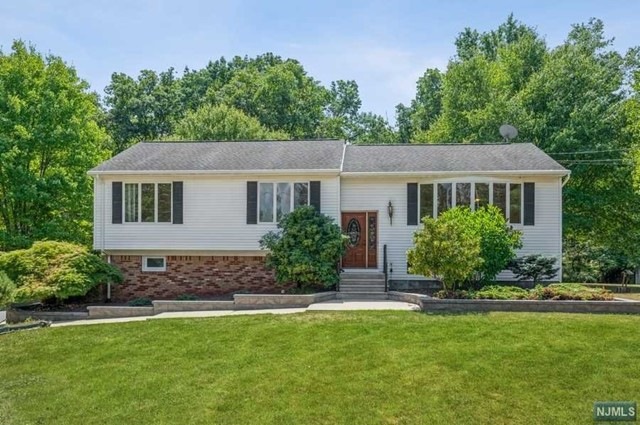 185 Carol Jean Way, Branchburg, NJ 08876 - photo 1