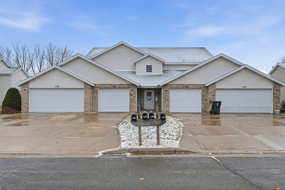 1191 Stonewood Crossing, Sun Prairie, WI 53590 - photo 1