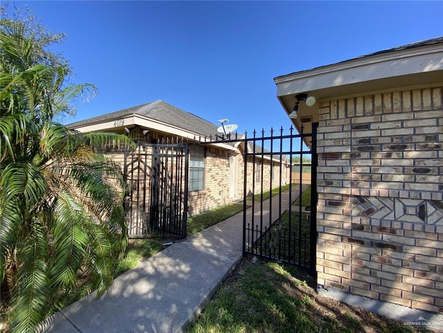 4119 W La Guardia Ln unit 4, Edinburg, TX 78539 - photo 1