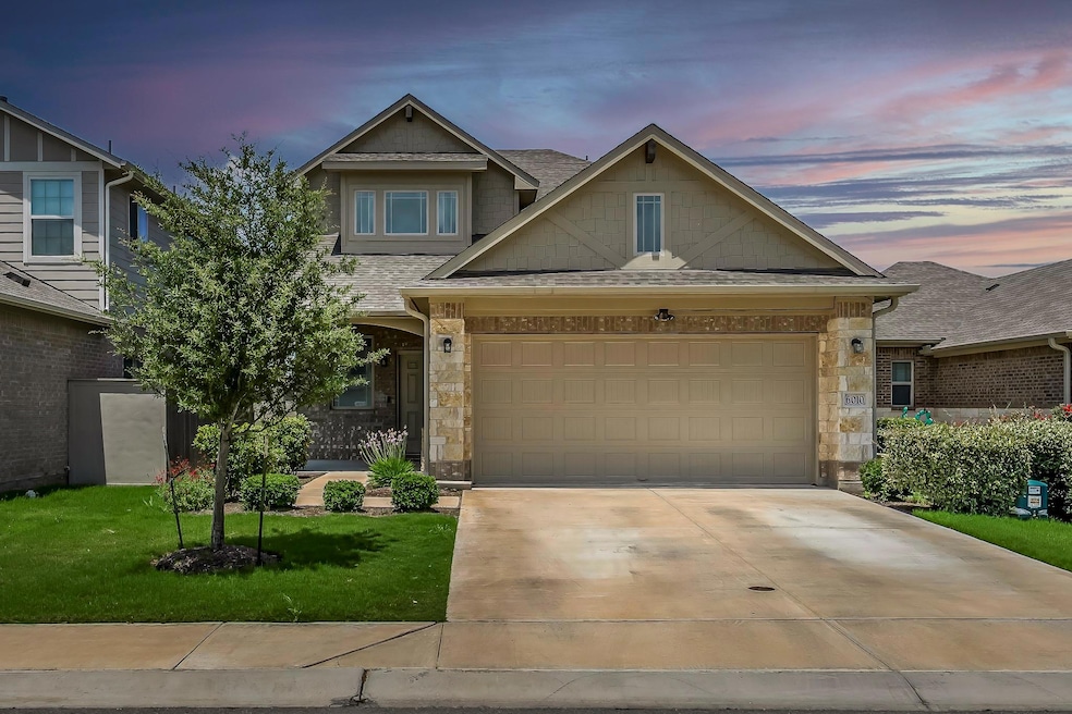 Craftsman inspired home with concrete driveway, s