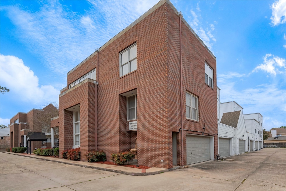 11840 Taylorcrest Rd, Houston, TX 77024 - photo 1