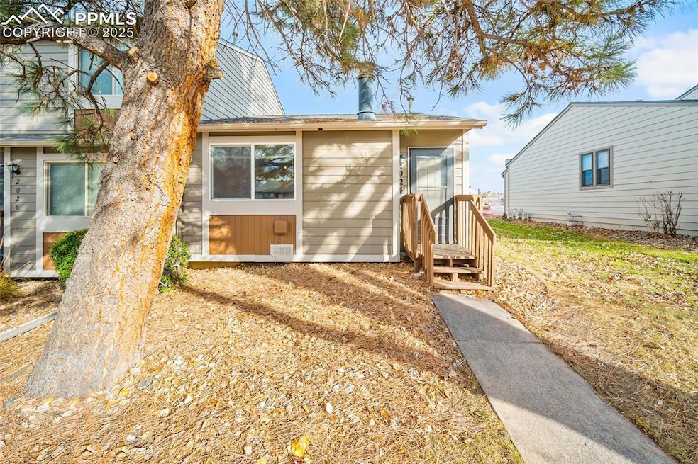 2024 Erin Loop, Colorado Springs, CO 80918 - photo 1