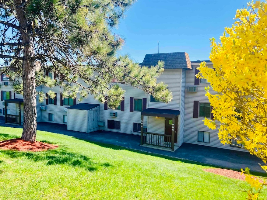 75 Treetop Cir unit 14, Laconia, NH 03246 - photo 1