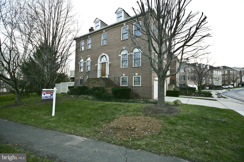 3901 Barcroft Mews Ct, Falls Church, VA 22041 - photo 1