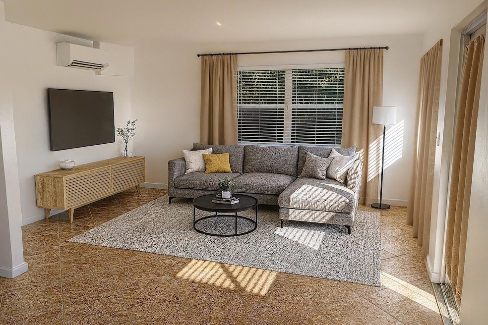 2621 NE 1st St unit 10, Pompano Beach, FL 33062 - photo 1