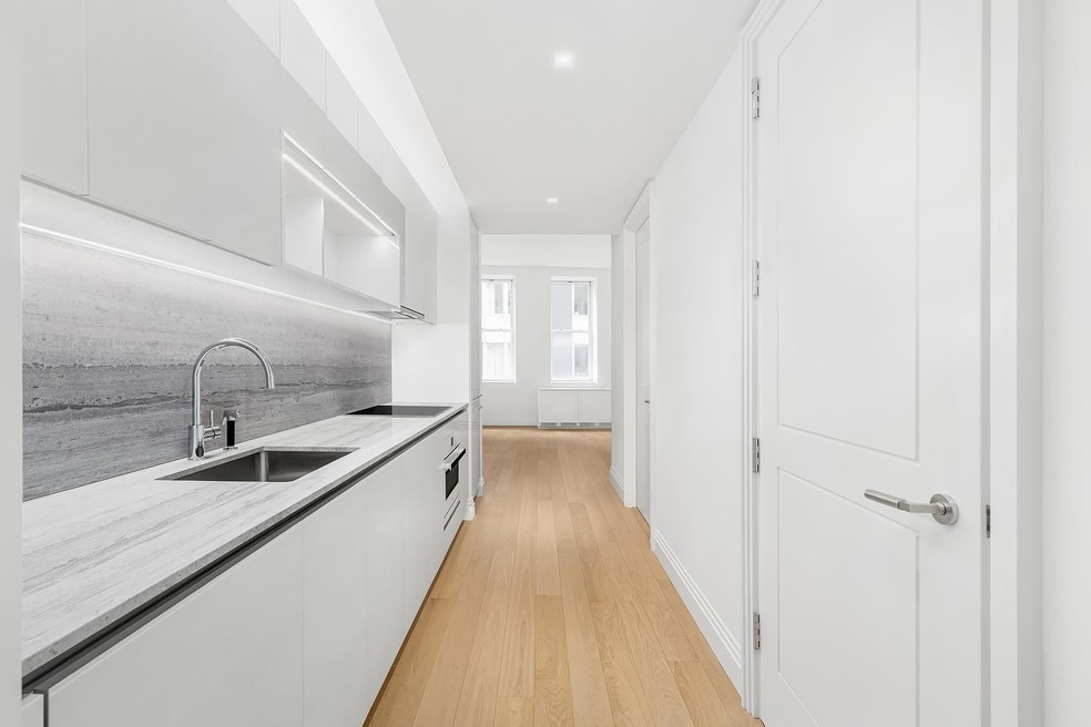 Pending $935,000 • Co-Listing Agent