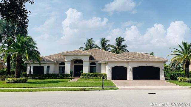 Stunning curb appeal. Freshly painted.