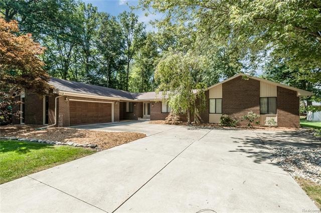 26050 Parke Ln Grosse Ile-large-033-5-26050 Parke 