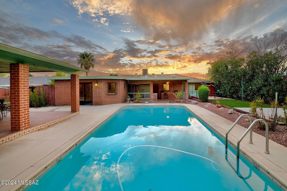 4426 E La Jolla Cir, Tucson, AZ 85711 - photo 1