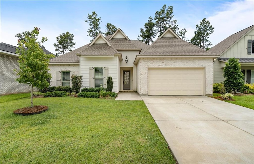 For Sale $579,000 • Co-Listing Agent