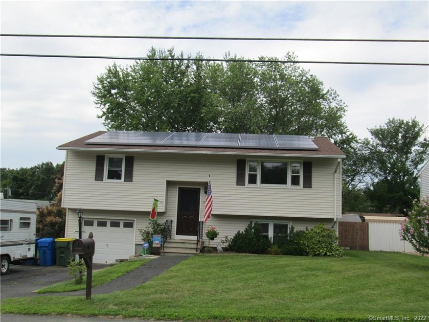 11 Fieldstream Dr, Waterbury, CT 06704 - photo 1