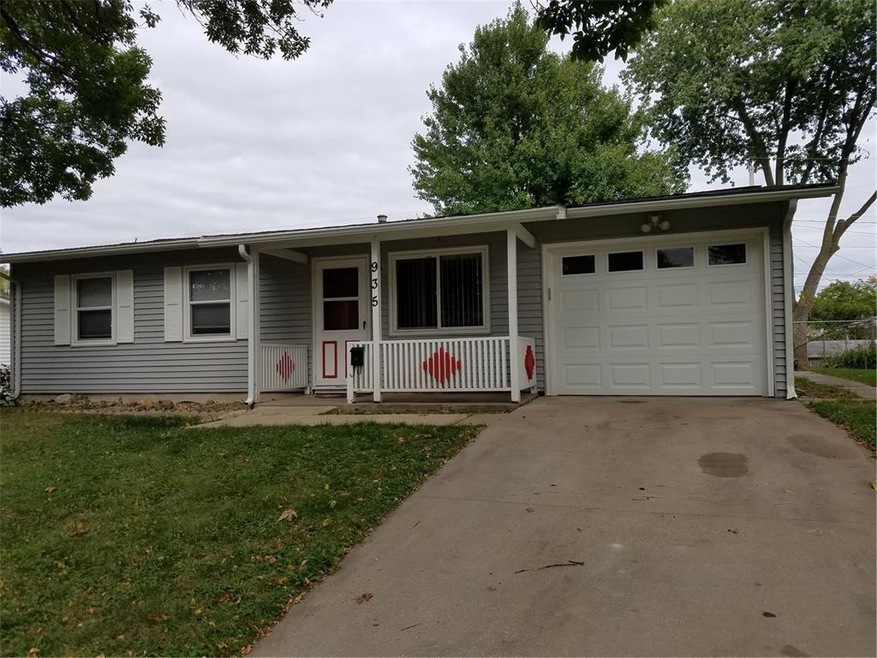 935 S 7th St, Marion, IA 52302 - photo 1