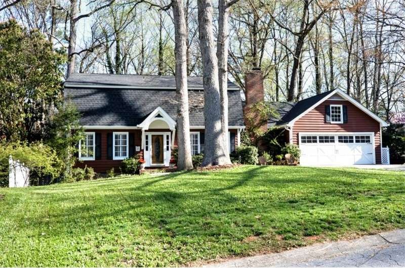Beautiful updated home on a great lot in Brookhave