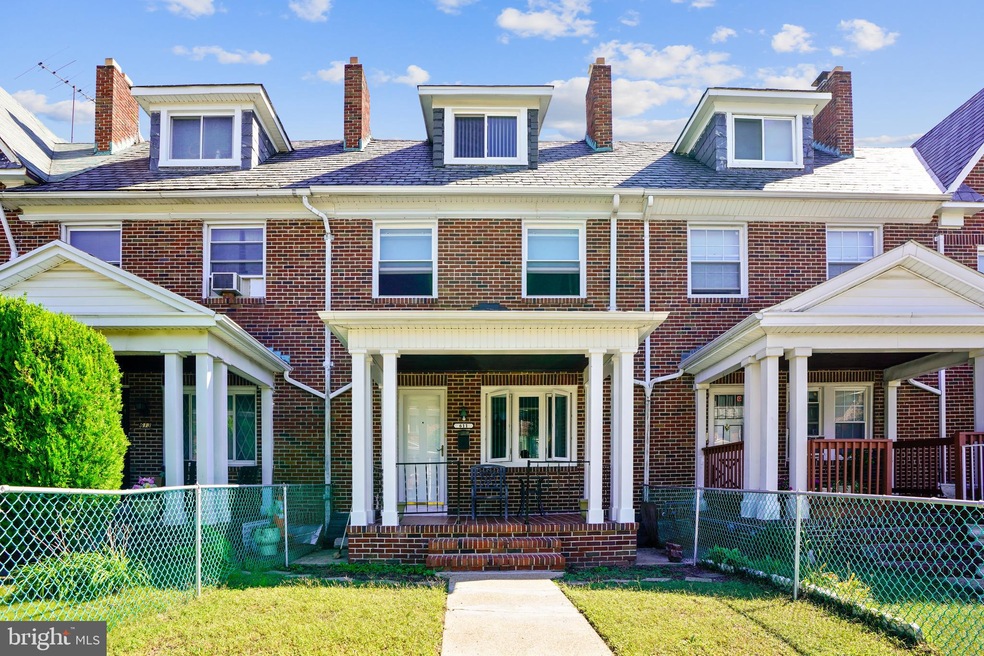 611 N Augusta Ave, Baltimore, MD 21229 - photo 1