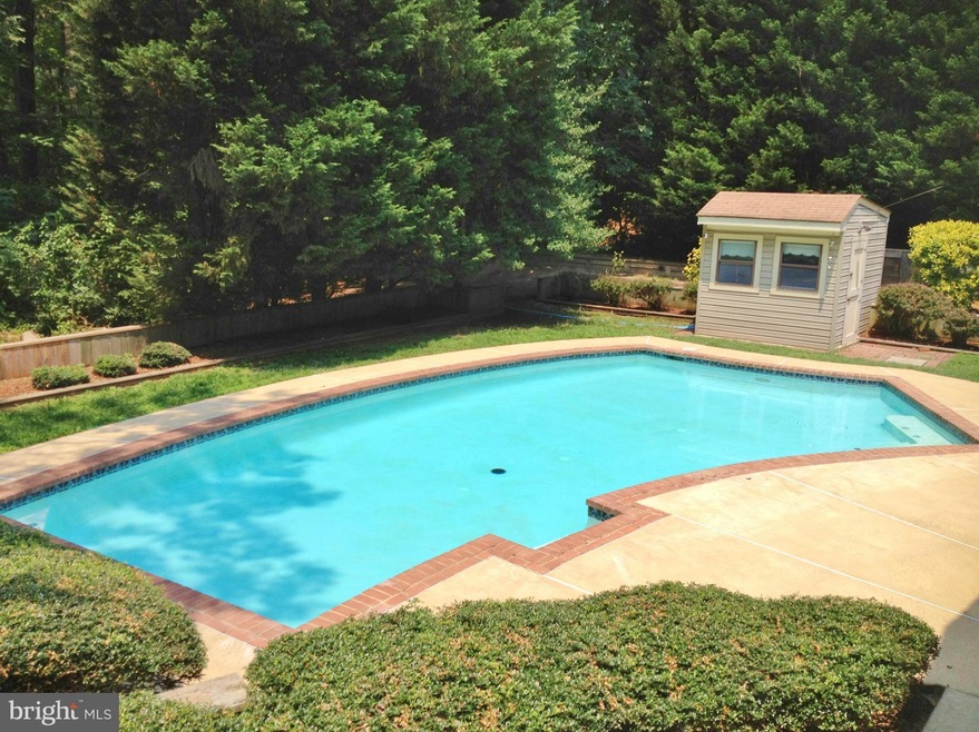 3810 Hollyberry Dr, Huntingtown, MD 20639 - photo 1