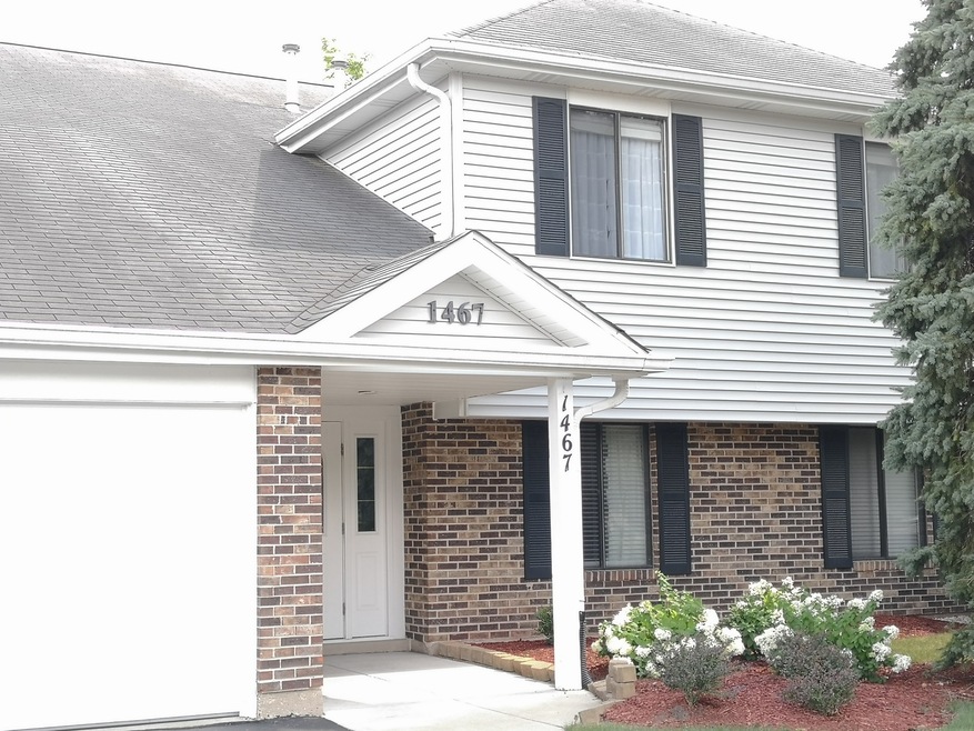 1467 Fairlane Dr unit 2B, Schaumburg, IL 60193 - photo 1