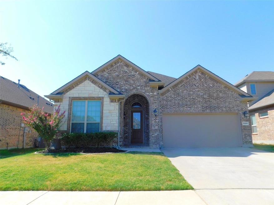 2208 Skysail Ln, Denton, TX 76210 - photo 1