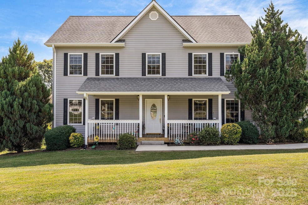 Under Contract $599,900