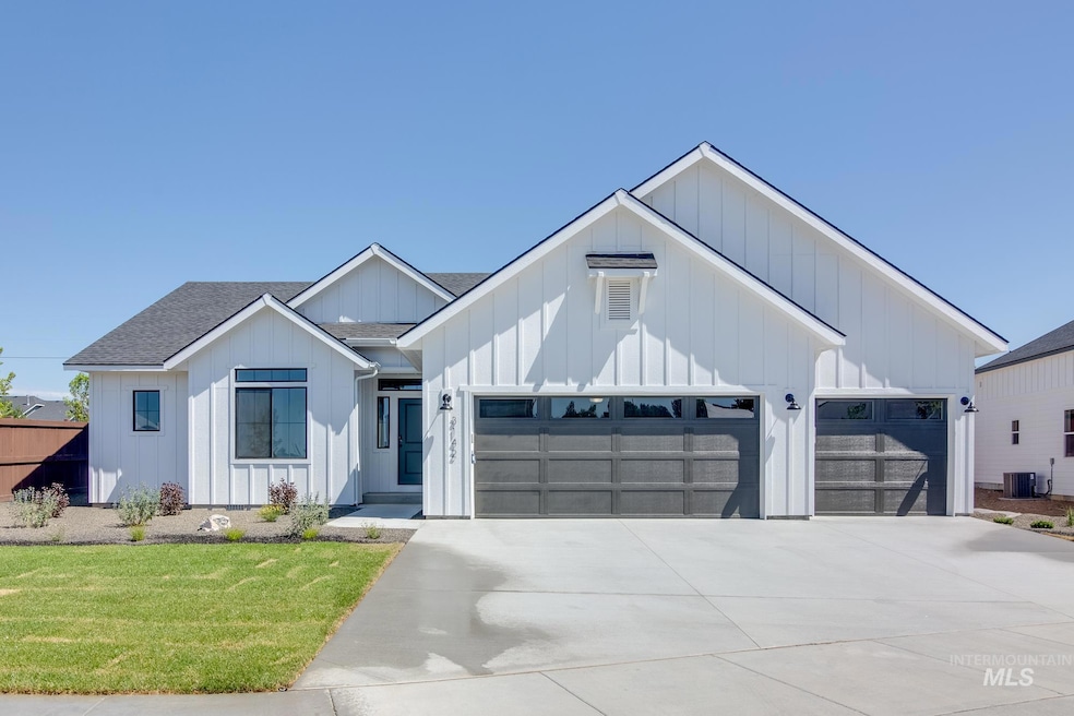 8249 E Sunray Dr, Nampa, ID 83687 - photo 1