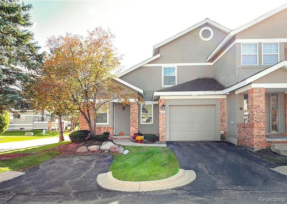 Welcome to Chimney Hill of West Bloomfield!