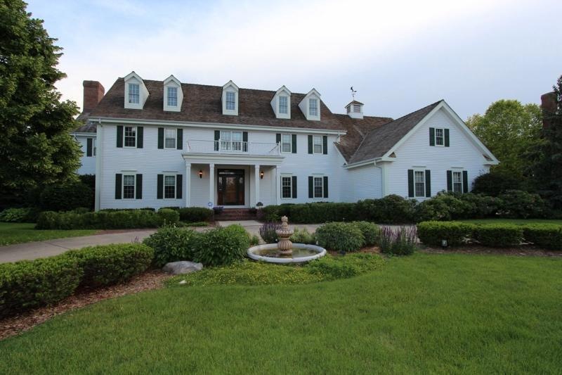 Prestigious  colonial