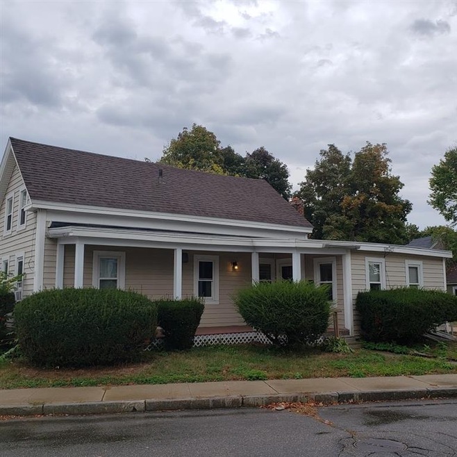 136 N Main St, Rochester, NH 03867 - photo 1