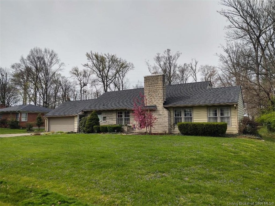 1747 Lynnwood Dr, New Albany, IN 47150 - photo 1