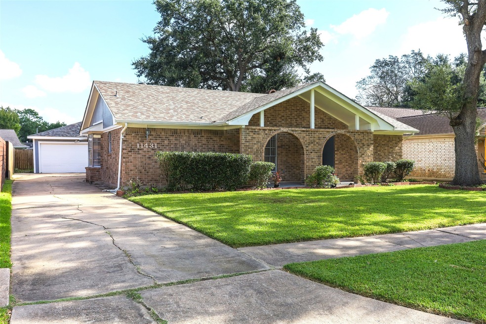 11431 Newton St, Houston, TX 77089 - photo 1