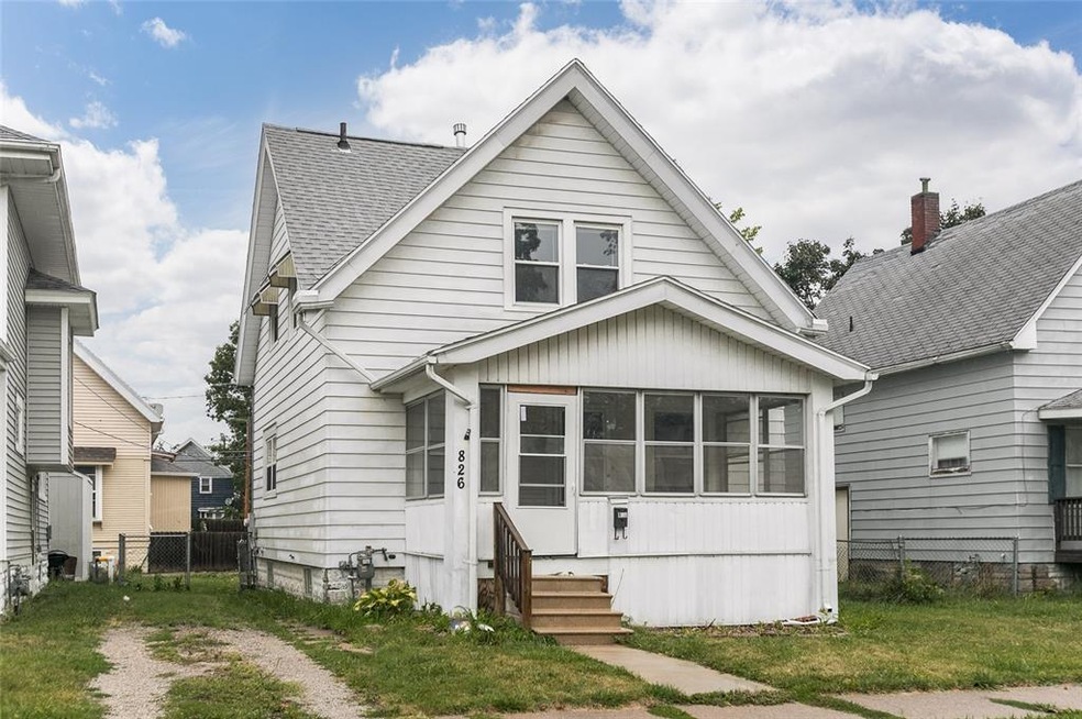 826 D Ave NW, Cedar Rapids, IA 52405 - photo 1
