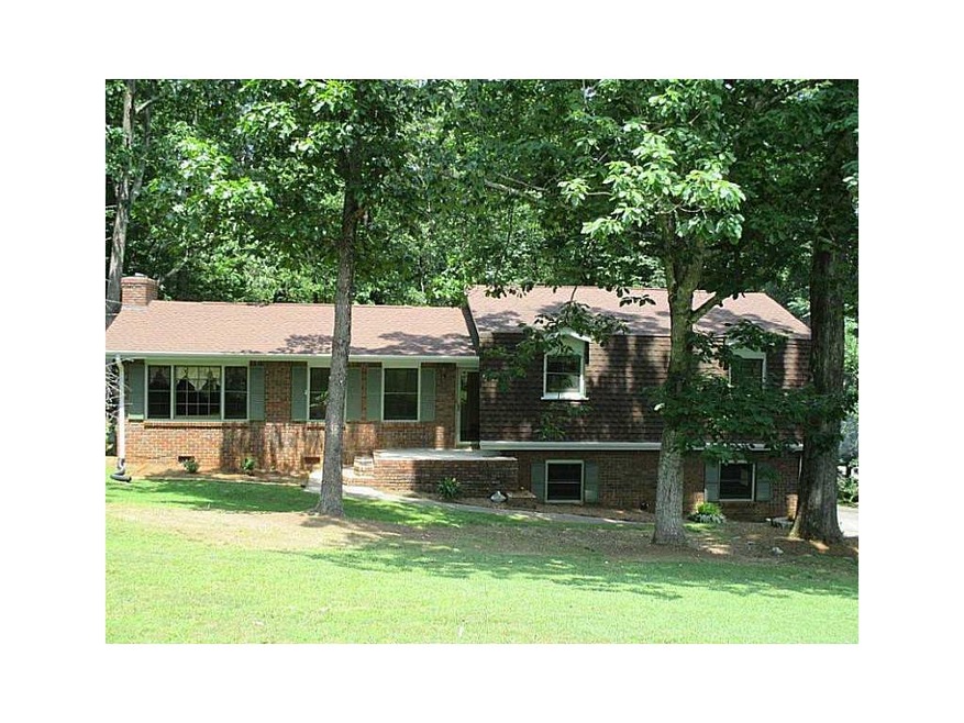 Exterior Front. Very large front yard