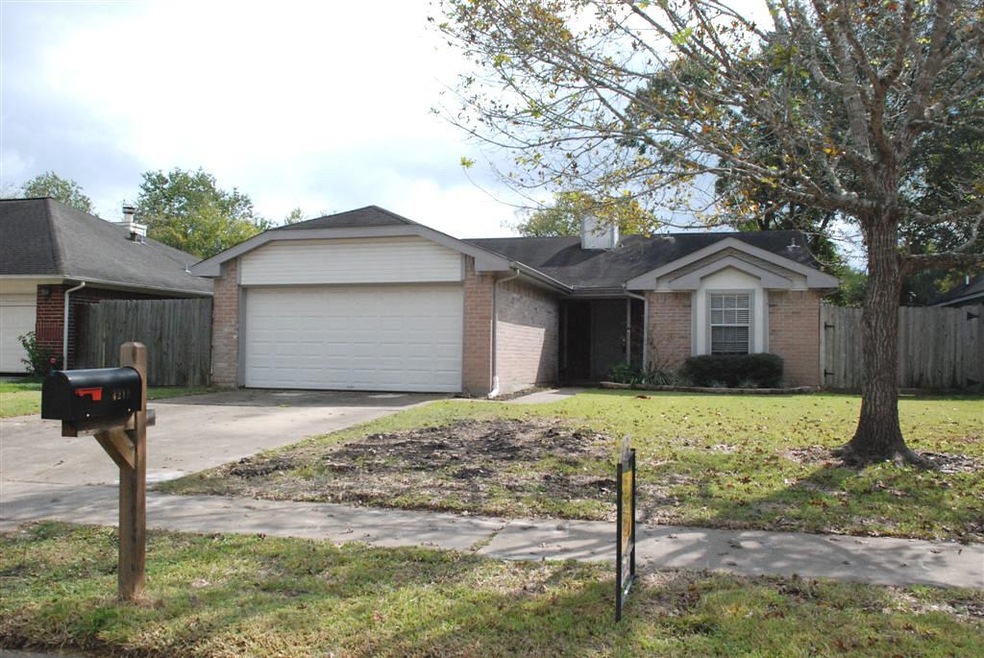 4219 Townes Forest Rd, Friendswood, TX 77546 - photo 1