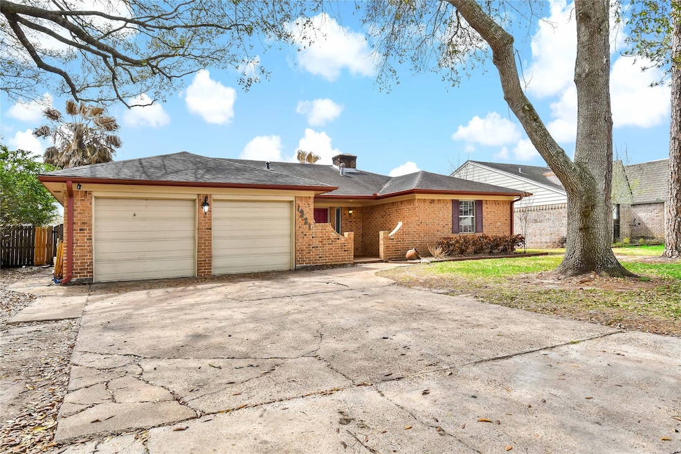 1921 Fulton St, Alvin, TX 77511 - photo 1