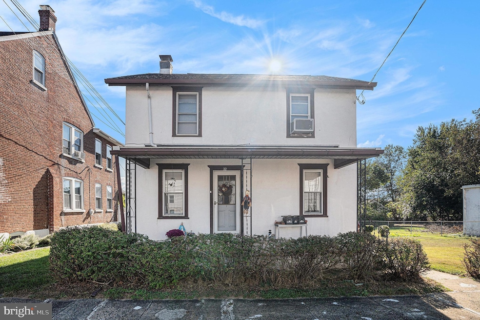 32 E Race St, Pottstown, PA 19464 - photo 1