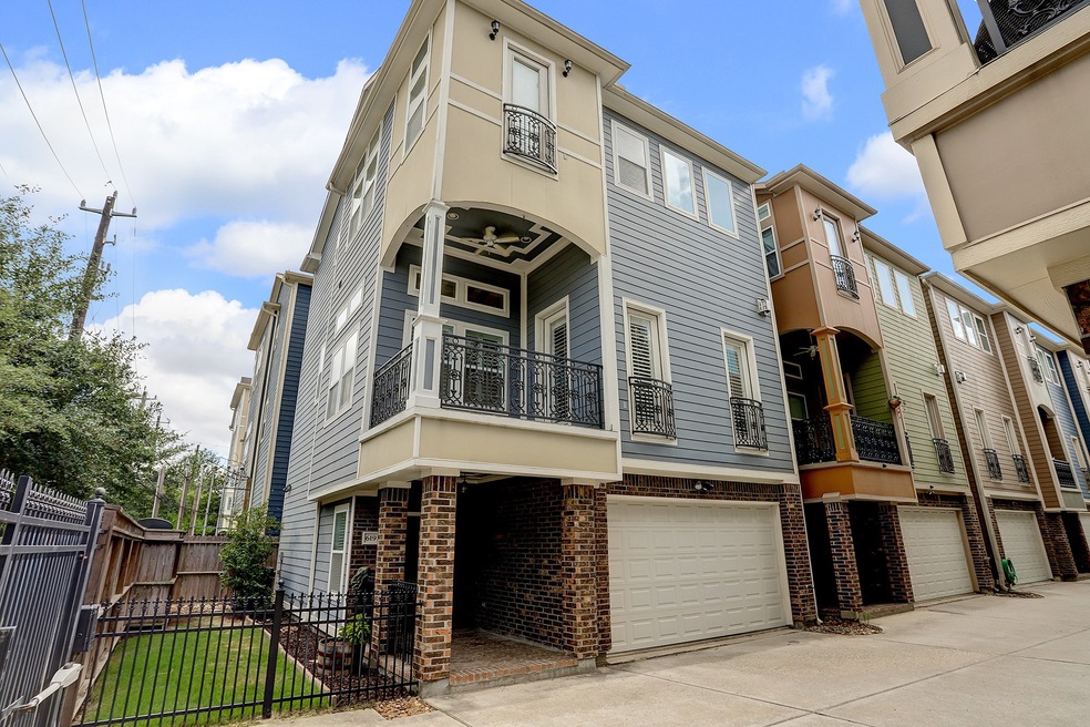 619 Rutland St unit A, Houston, TX 77007 - photo 1