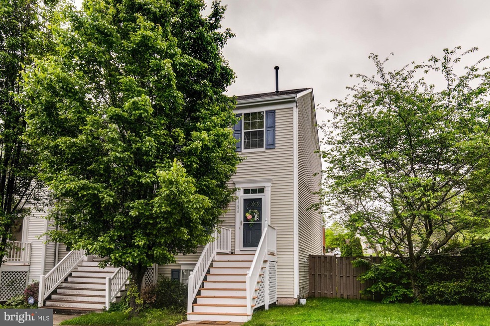 15690 Viewpoint Cir, Dumfries, VA 22025 - photo 1