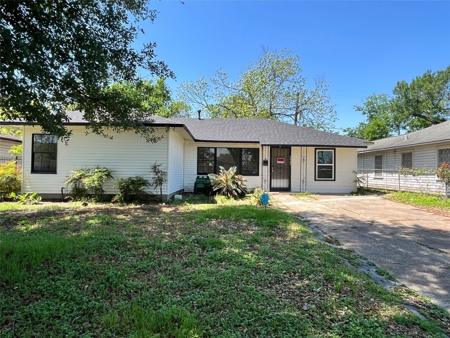 6062 Lisa Ln, Houston, TX 77021 - photo 1