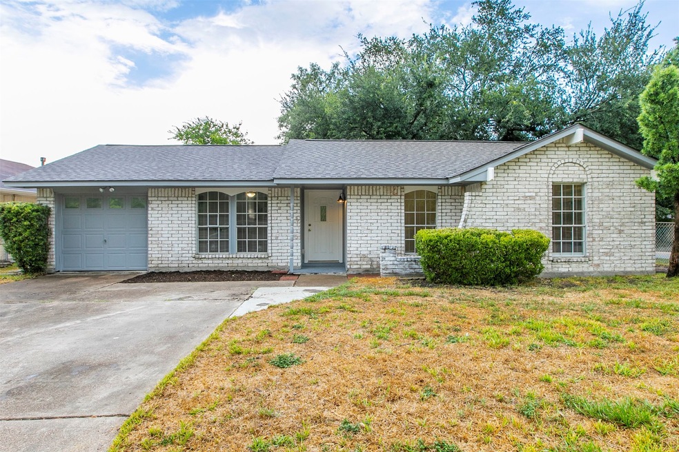 10150 Scotsbrook Dr, Houston, TX 77038 - photo 1