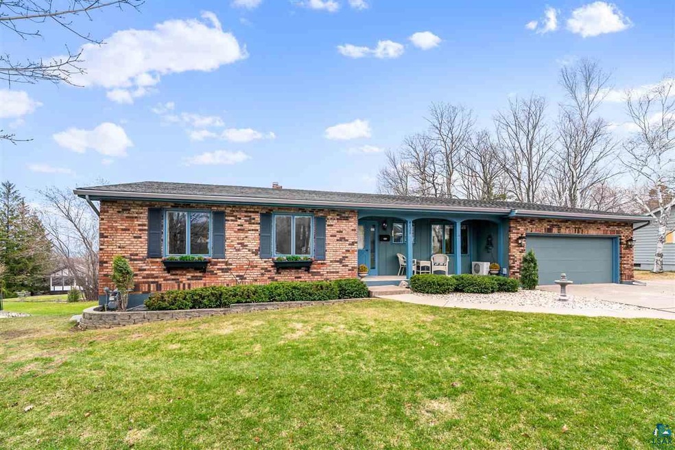 4628 Oneida St, Duluth, MN 55804 - photo 1