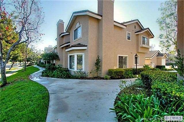 End unit on greenbelt