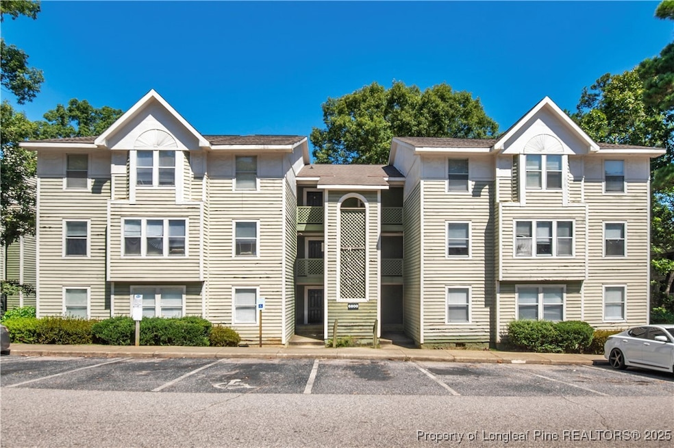 6800 Willowbrook Dr unit 6, Fayetteville, NC 28314 - photo 1