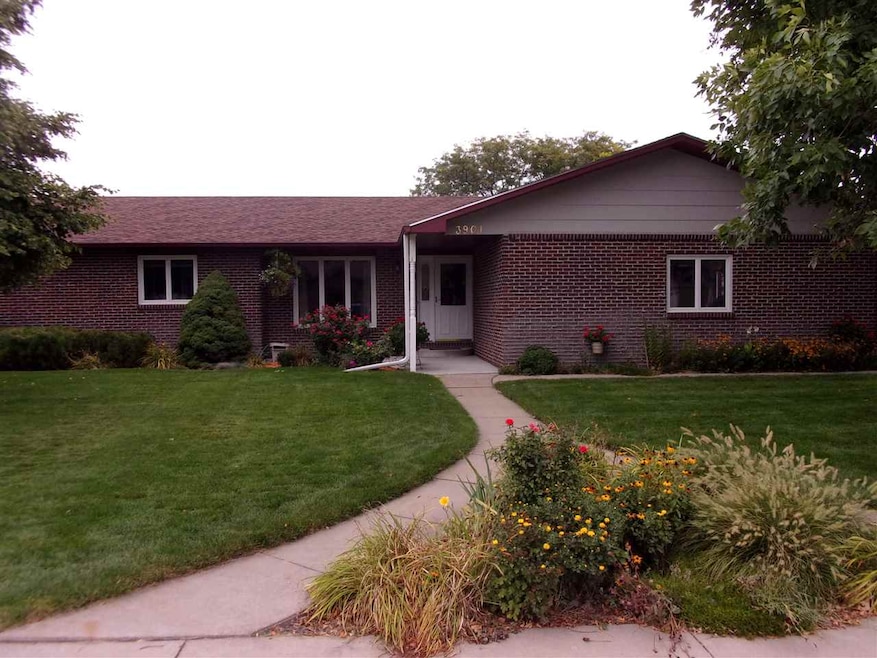 3901 Park Ridge Rd, North Platte, NE 69101 - photo 1
