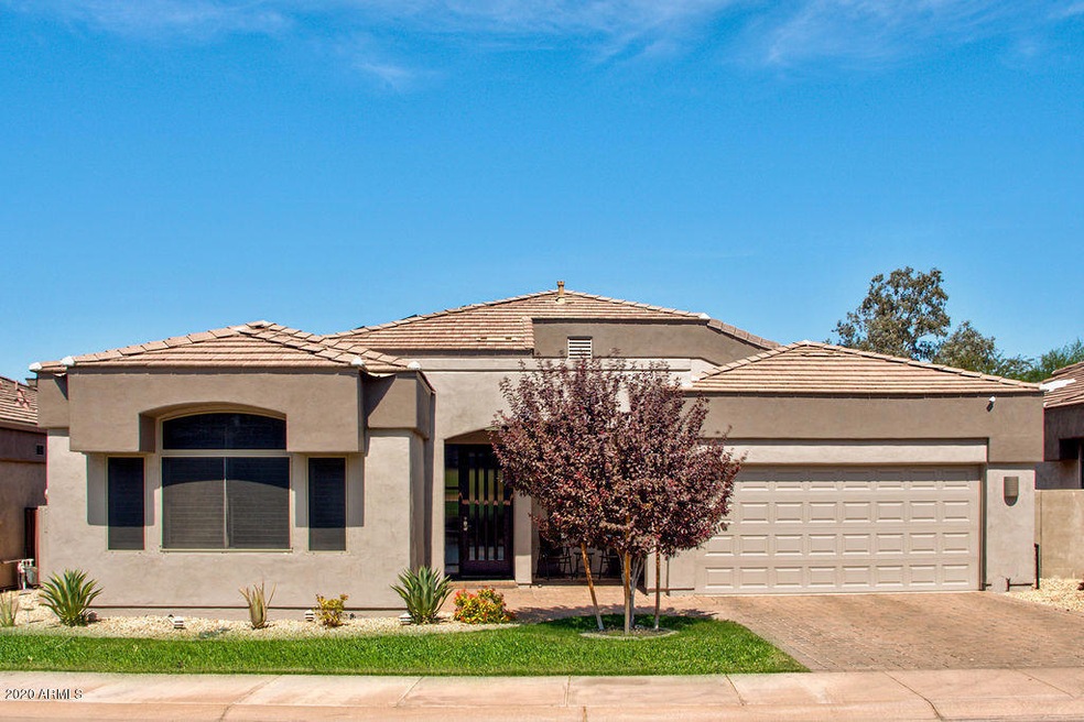 001_Pristine Curb Appeal