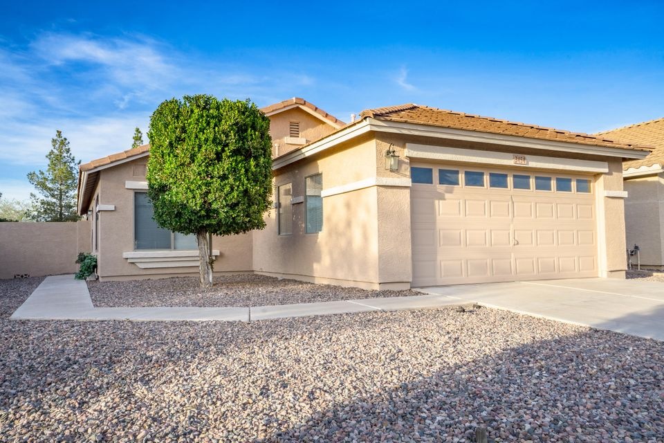 3BED/2BATH/2-car Garage