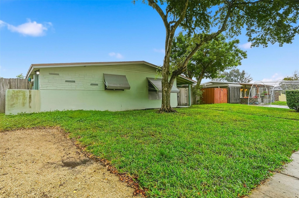 5711 SW 37th Ct, Davie, FL 33314 - photo 1