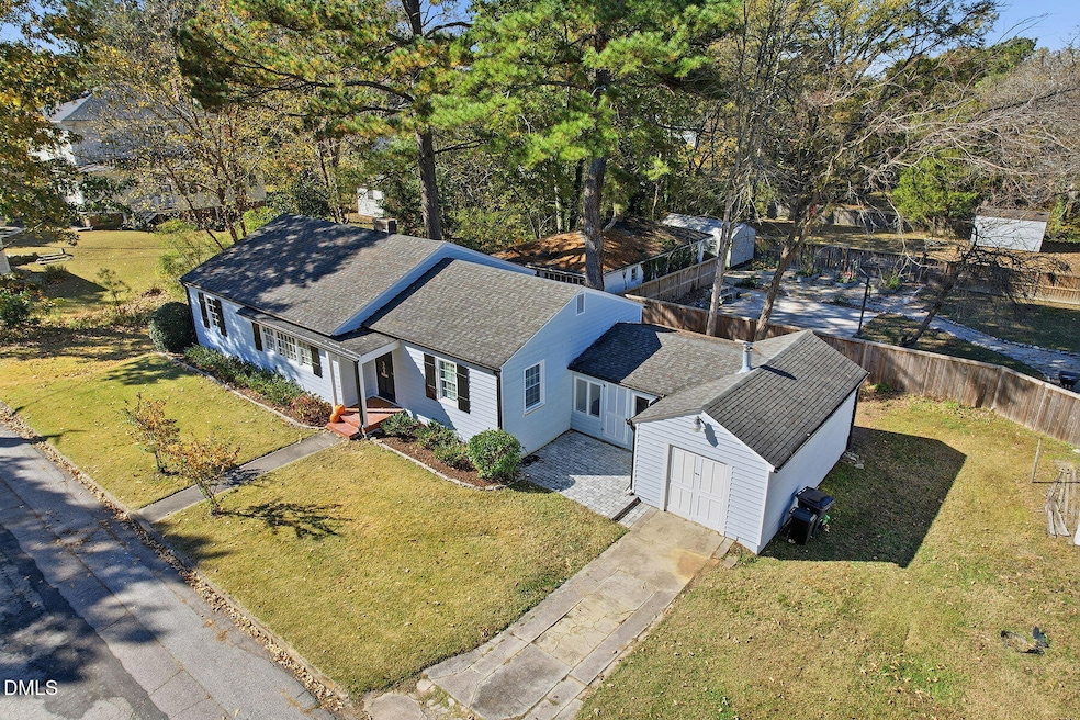 36-web-or-mls-305 N Elm St-169