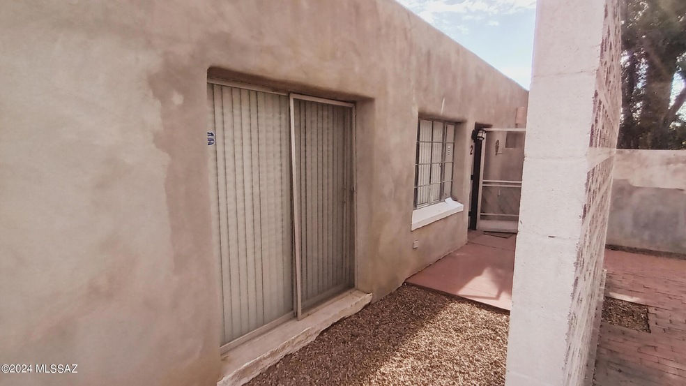 1625 N Camilla Blvd unit 2, Tucson, AZ 85716 - photo 1